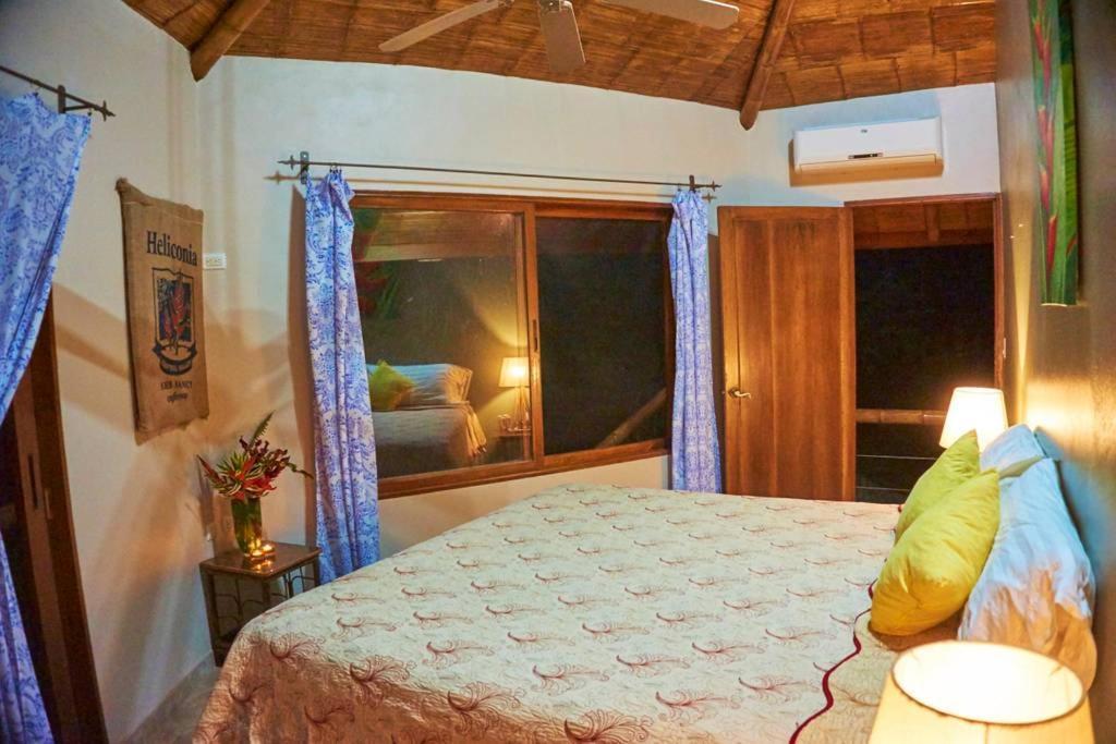 Manoas Bed & Breakfast Uvita Exterior foto