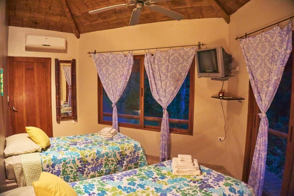 Manoas Bed & Breakfast Uvita Exterior foto