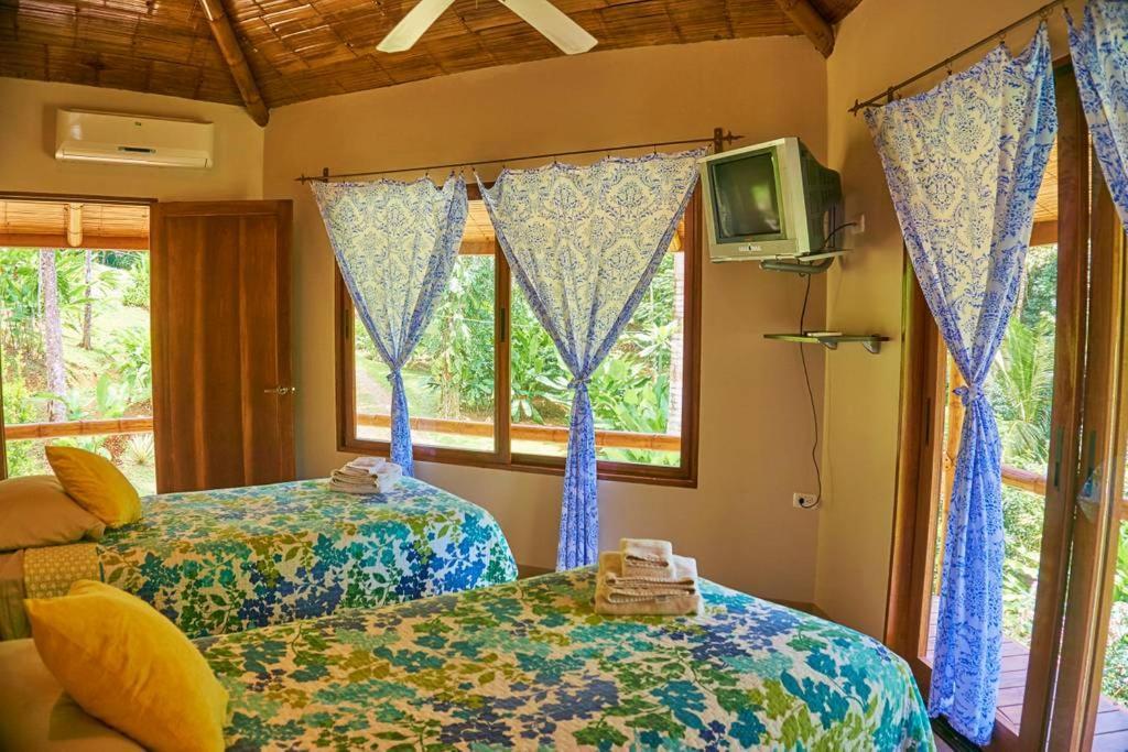 Manoas Bed & Breakfast Uvita Exterior foto